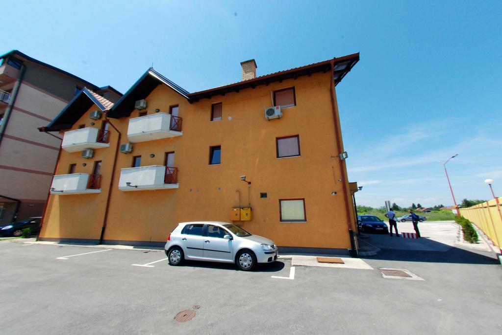 Hotel Arizona Sarajevo Lukavica Exterior foto