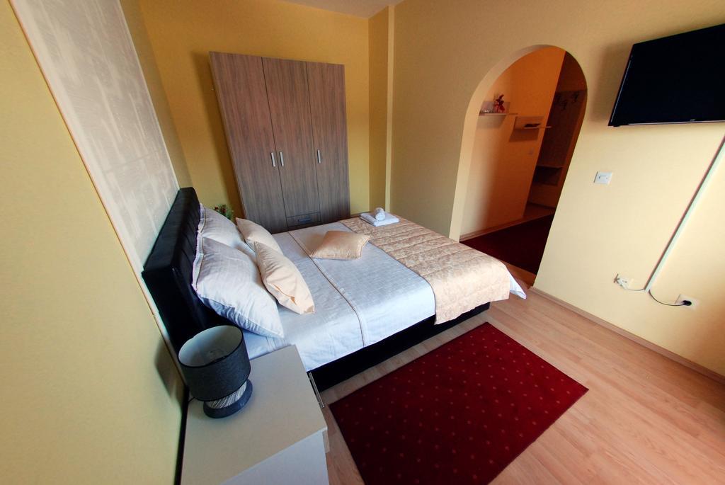 Hotel Arizona Sarajevo Lukavica Exterior foto