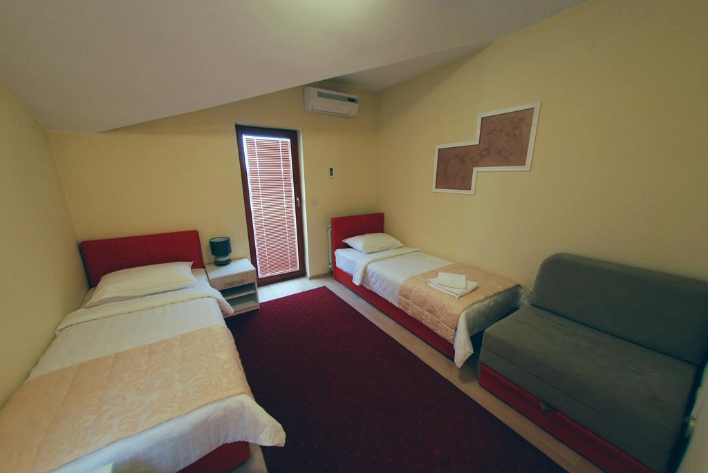Hotel Arizona Sarajevo Lukavica Exterior foto