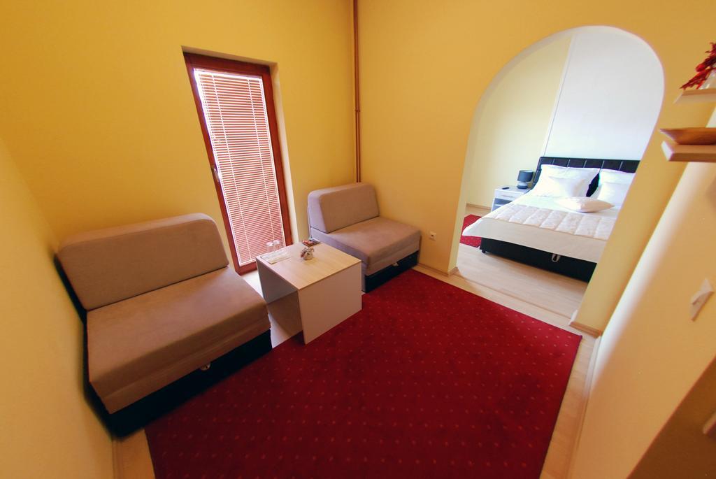 Hotel Arizona Sarajevo Lukavica Exterior foto